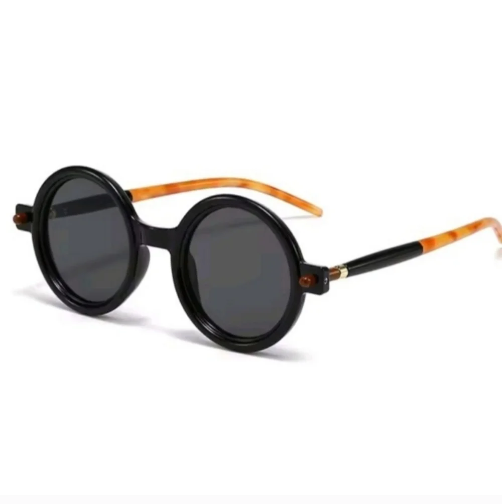 Retro Stylish Black and Tan Sunglasses
